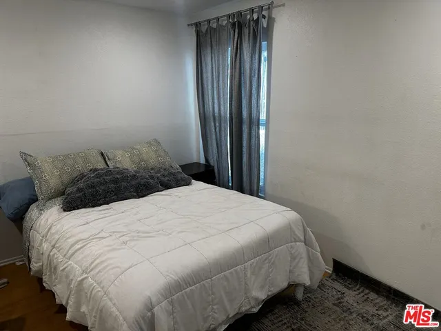 $525,000 | 5700 Etiwanda Avenue, Unit 135, Tarzana, CA 91356