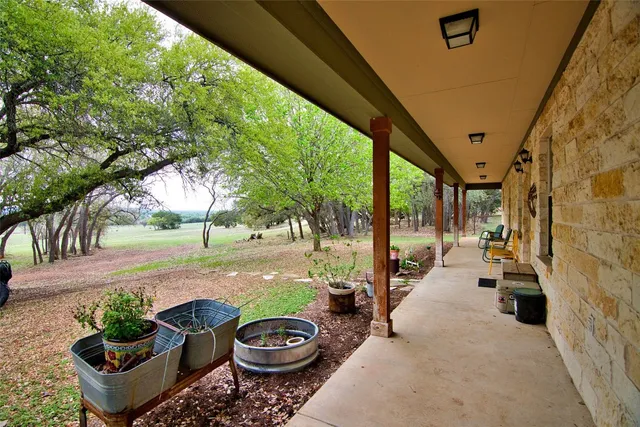 $2,402,720 | 2010 County Road 228, Florence, TX 76527