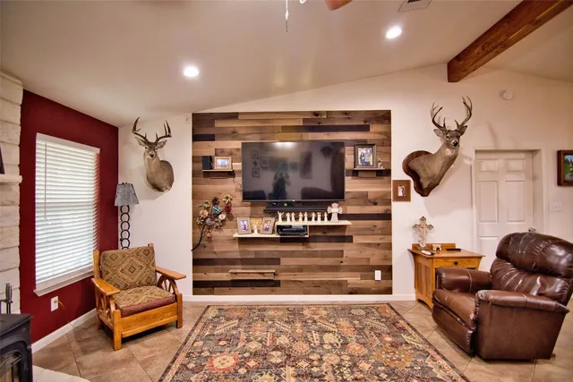 $2,402,720 | 2010 County Road 228, Florence, TX 76527