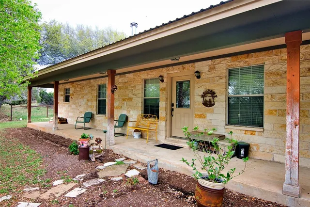 $2,402,720 | 2010 County Road 228, Florence, TX 76527