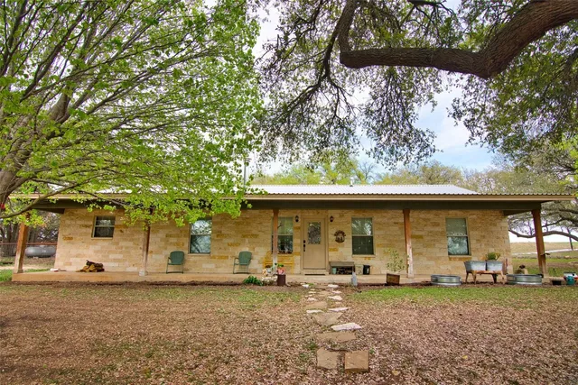 $2,402,720 | 2010 County Road 228, Florence, TX 76527