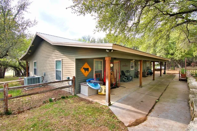 $2,402,720 | 2010 County Road 228, Florence, TX 76527