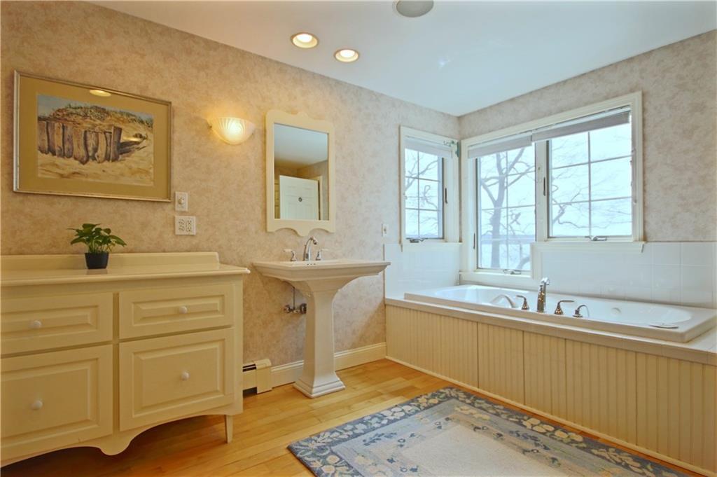 160 Spruce Point Road Yarmouth, ME 04096 - Photo 27 of 40 Second of two rooms in the second...