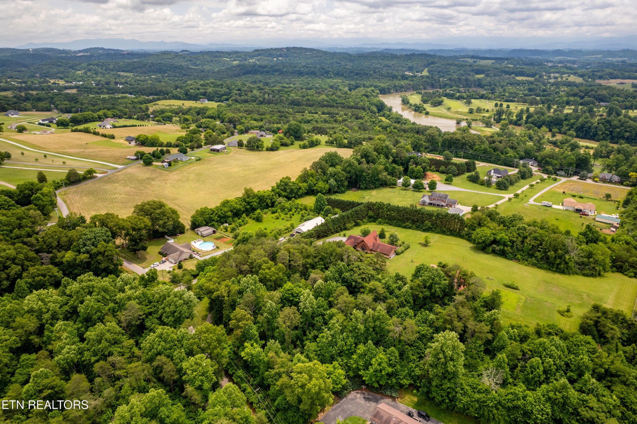 2353 Dave Smith Road Kodak, TN 37764 - Photo 14 of 15 Gallery Image 14