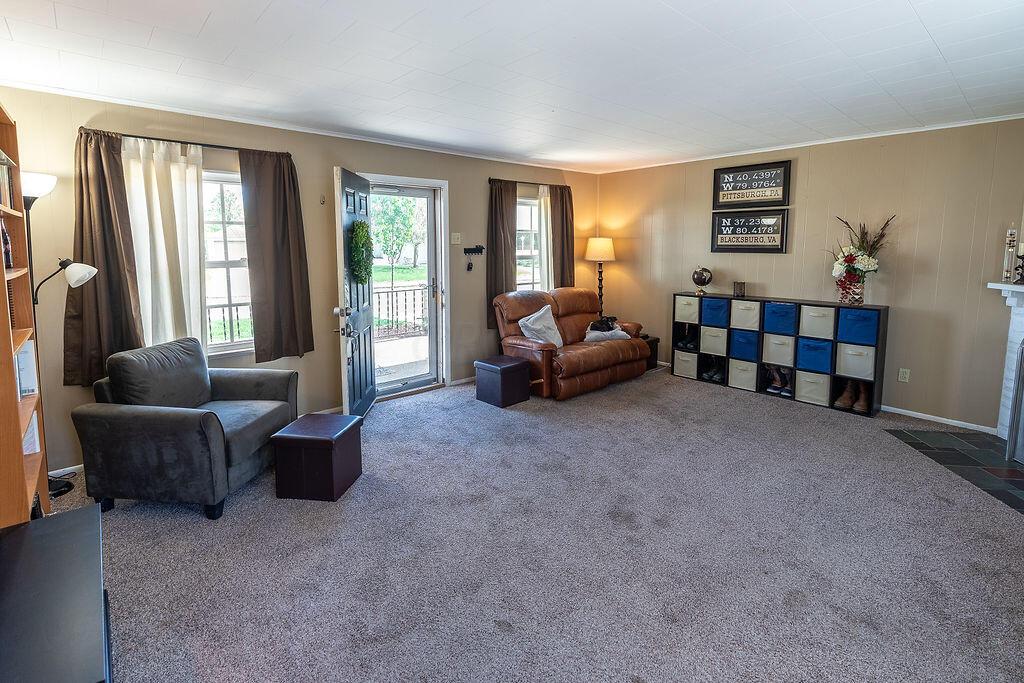 598 Commanche Road Chillicothe, OH 45601 - Photo 20 of 48 Family Room