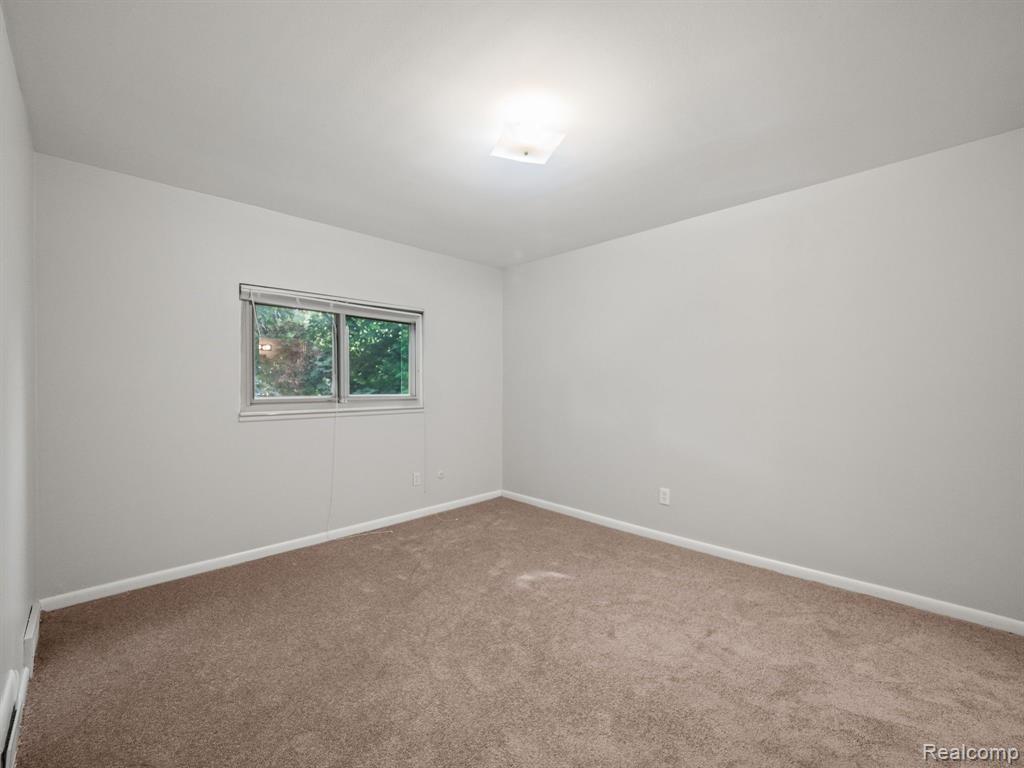 1195 Derby Road, Unit 8 Birmingham, MI 48009 - Photo 14 of 32