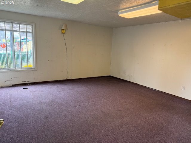 8325 Southeast Division Street Portland, OR 97216 - Photo 19 of 44