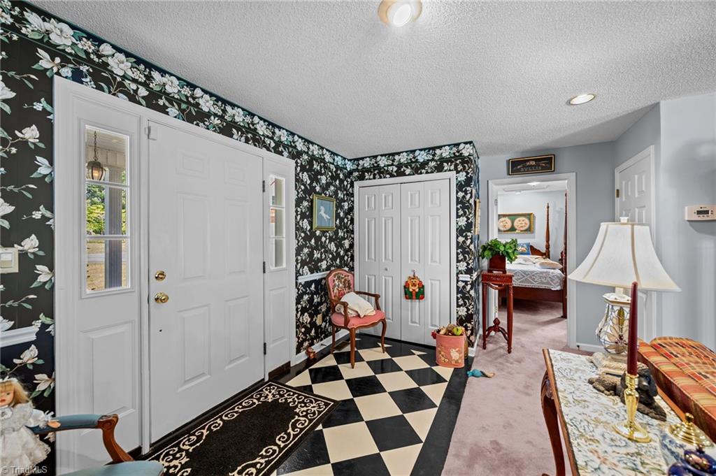 4024 Rural Retreat Road Burlington, NC 27215 - Photo 19 of 50 Entryway
