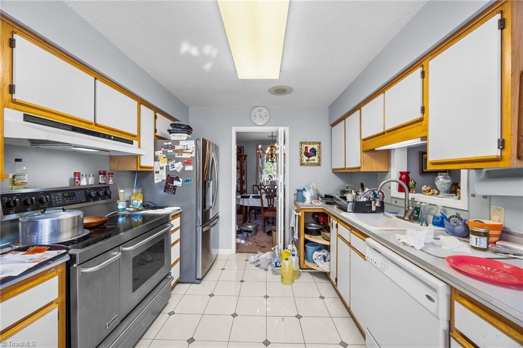 4024 Rural Retreat Road Burlington, NC 27215 - Photo 22 of 50 Kitchen