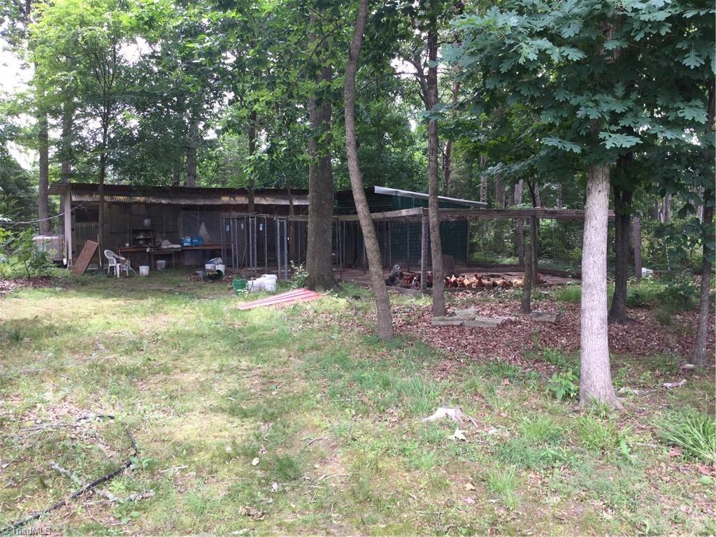 4024 Rural Retreat Road Burlington, NC 27215 - Photo 10 of 50 Kennels are currently used for chickens