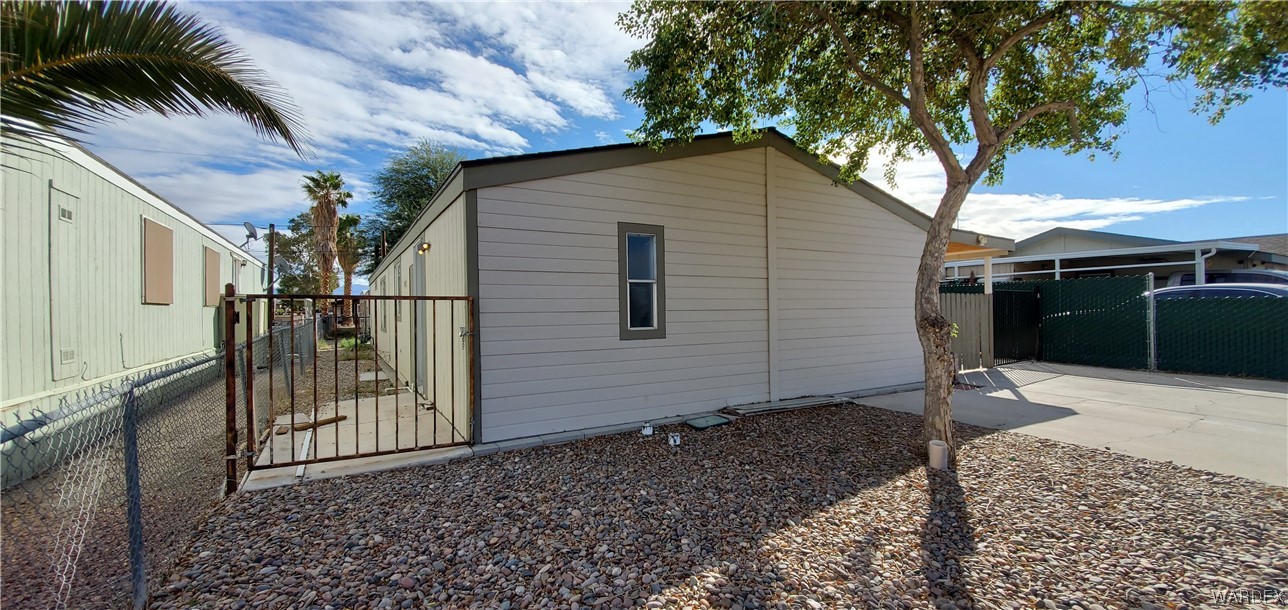 1910 Rio Grande Road Bullhead City, AZ 86442 - Photo 2 of 31