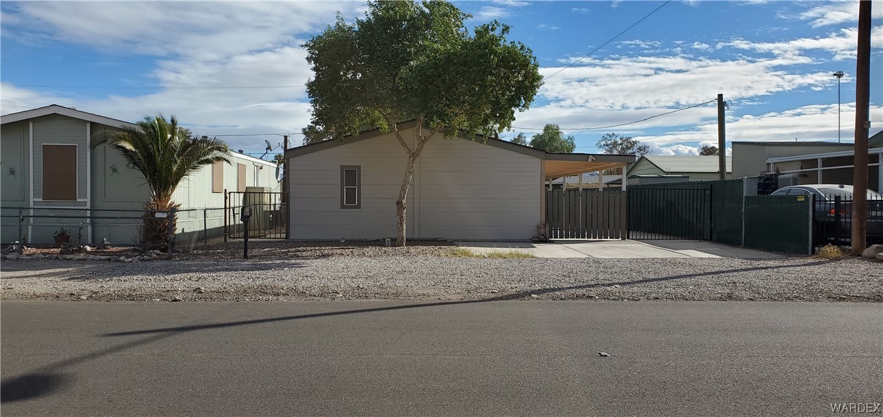 1910 Rio Grande Road Bullhead City, AZ 86442 - Photo 3 of 31