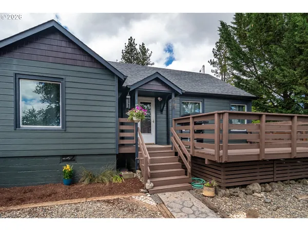 $335,000 | 470 West 3rd Avenue, Sutherlin, OR 97479