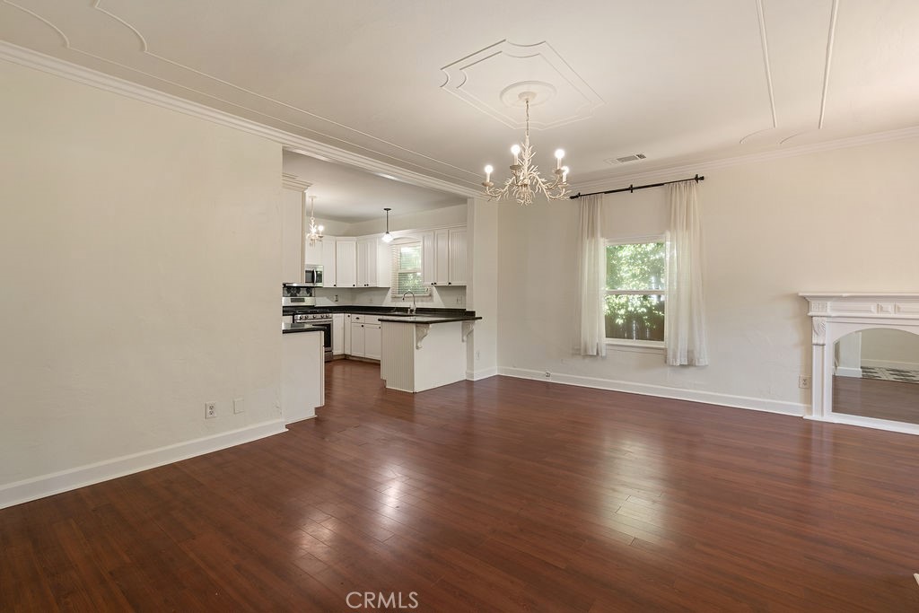 4073 Cedar Street Riverside, CA 92501 - Photo 8 of 47