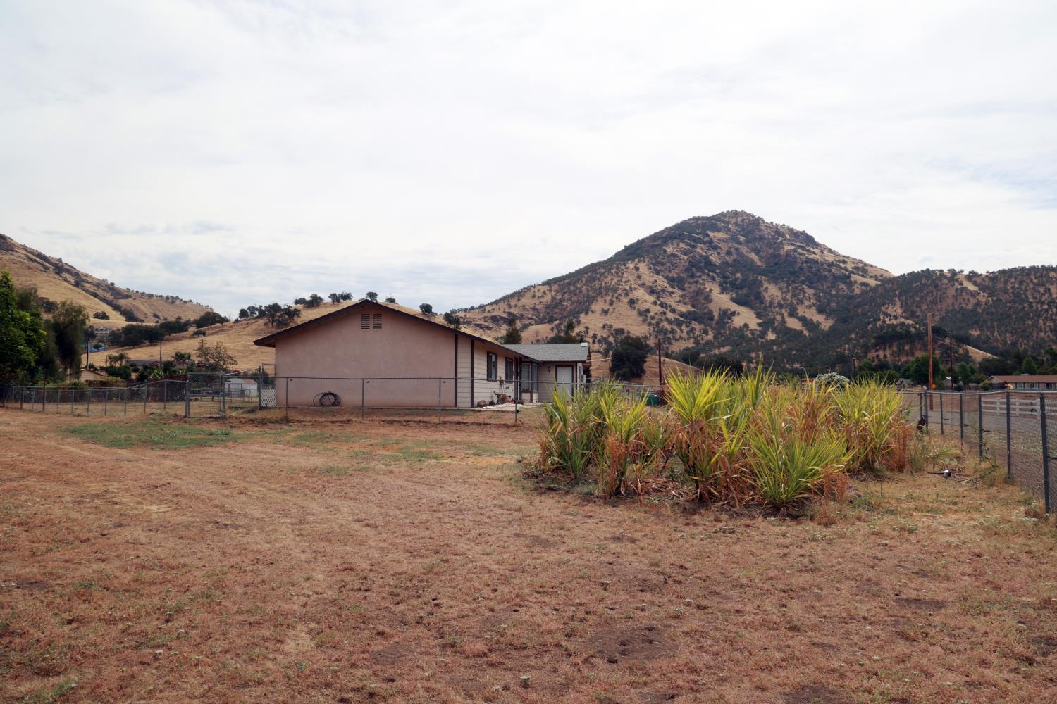 6088 Big Oak Road Sanger, CA 93657 - Photo 16 of 41 Gallery Image 16