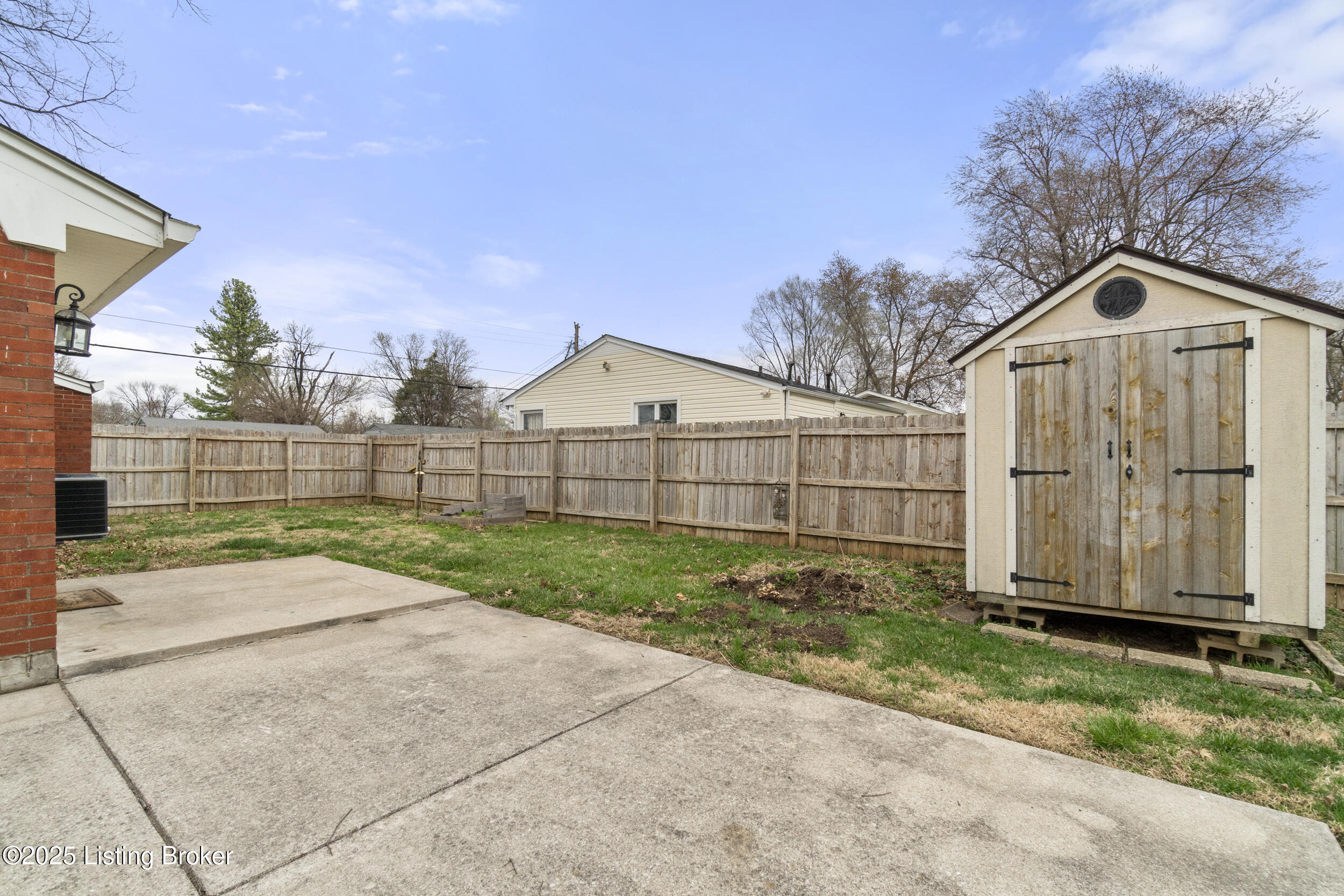 5401 Ridgecrest Road Louisville, KY 40218 - Photo 17 of 18 dsc00817