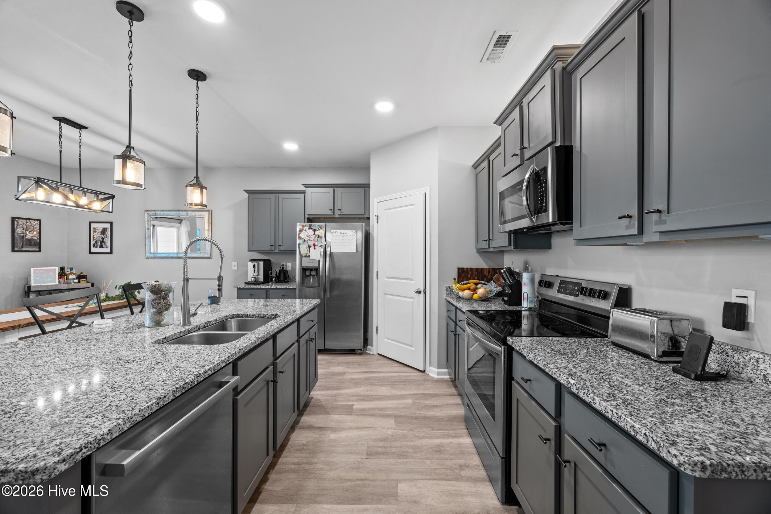 803 Lenox Drive Holly Ridge, NC 28445 - Photo 17 of 44 21_kitchen