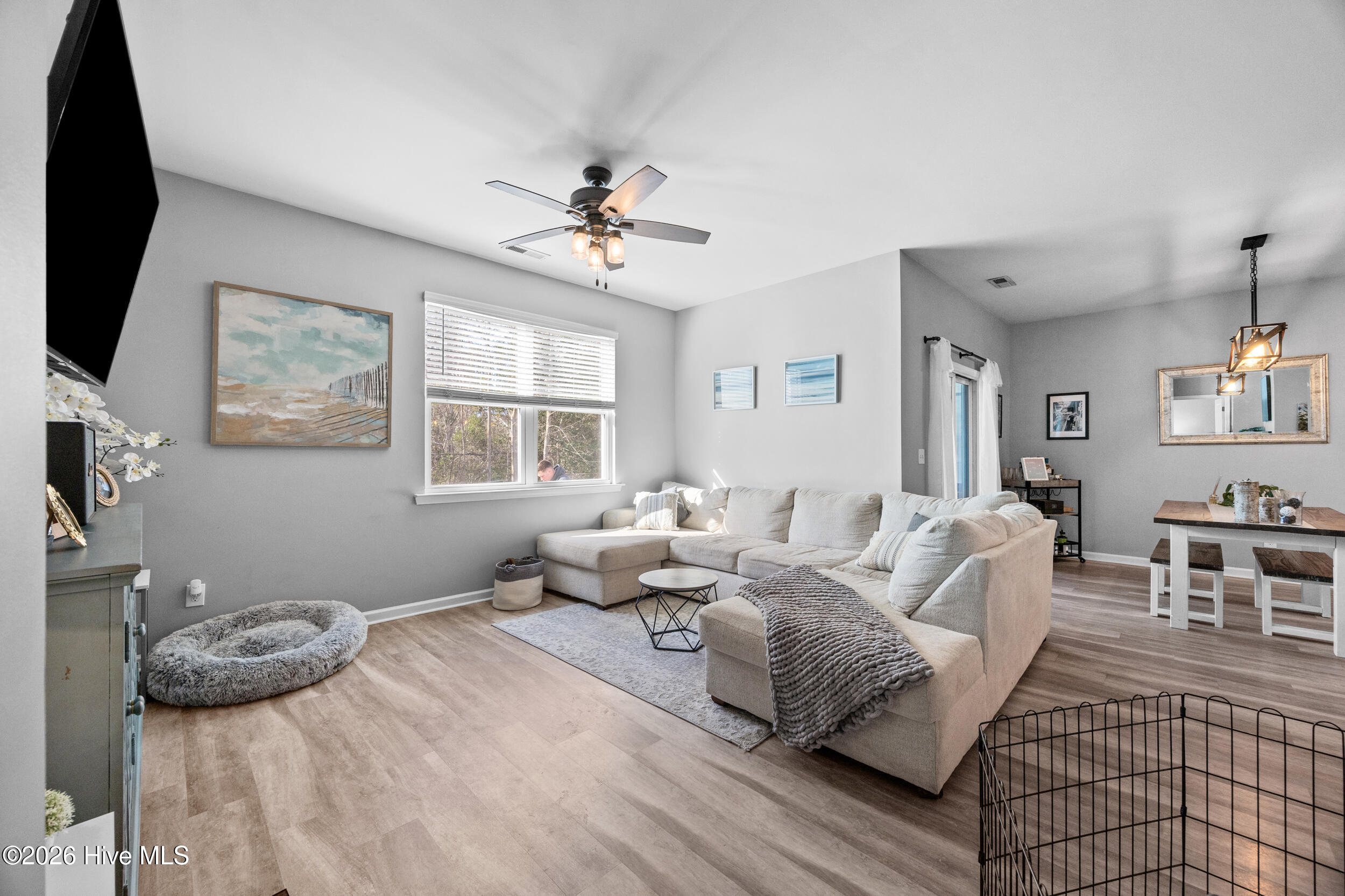 803 Lenox Drive Holly Ridge, NC 28445 - Photo 24 of 44 28_living room