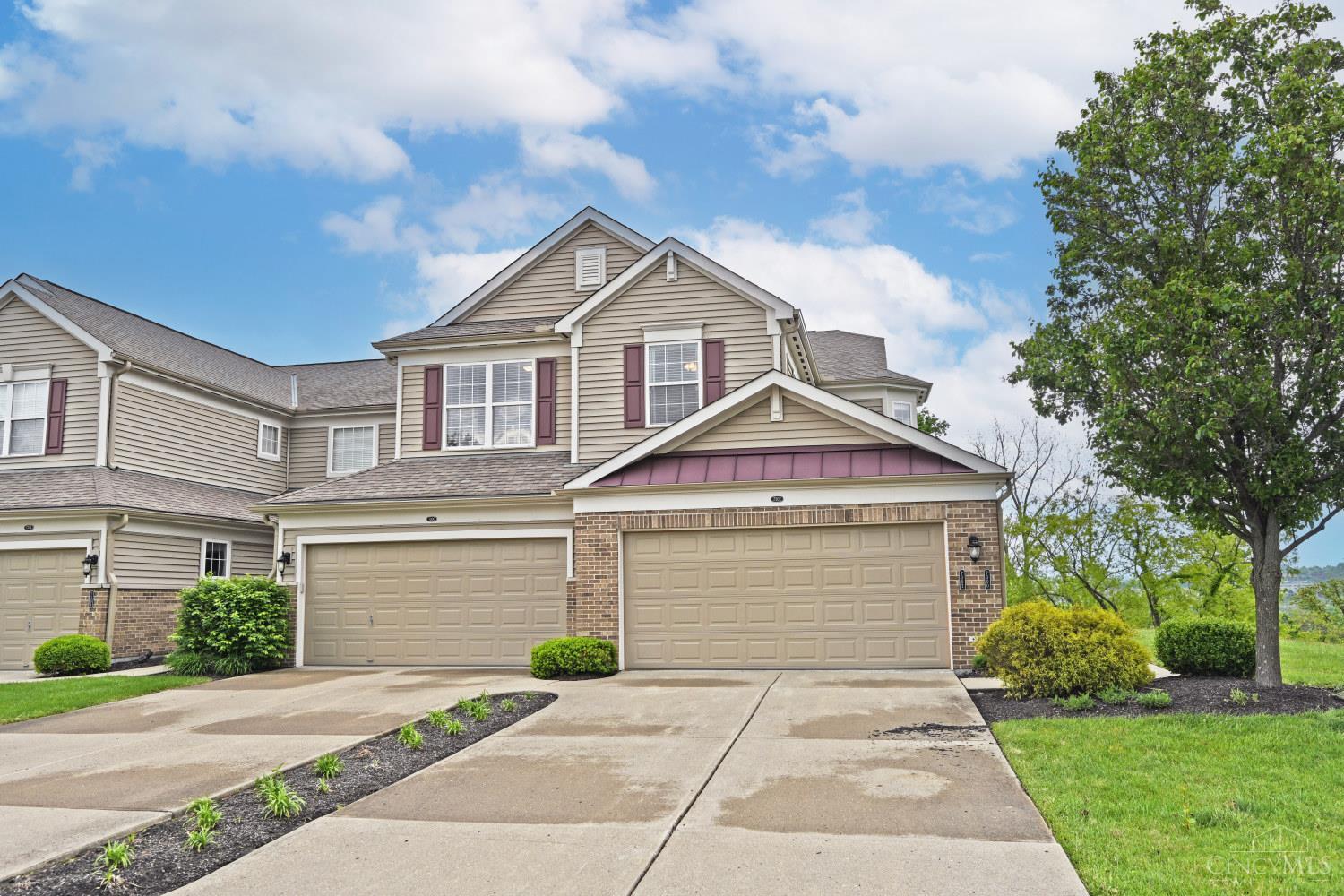 7302 Bridge Point Drive Cincinnati, OH 45248 - Photo 2 of 42