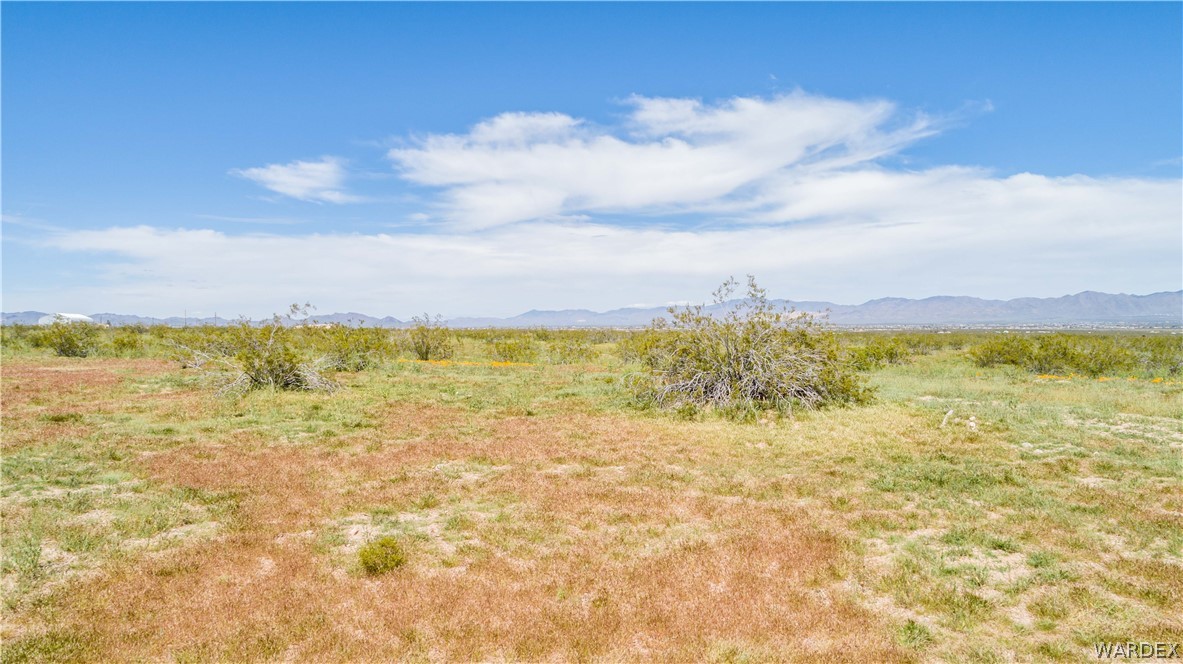 Lot 3 South Concho Road Golden Valley, AZ 86413 - Photo 16 of 22 a view of an ocean