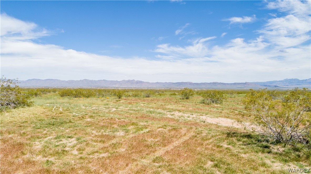 Lot 3 South Concho Road Golden Valley, AZ 86413 - Photo 17 of 22 a view of an ocean