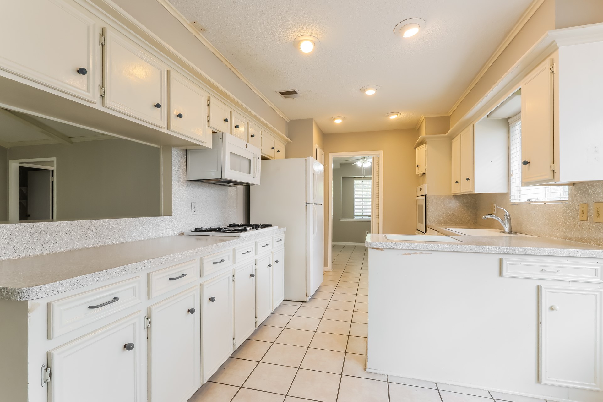 222 Magic Oaks Drive Spring, TX 77388 - Photo 9 of 15