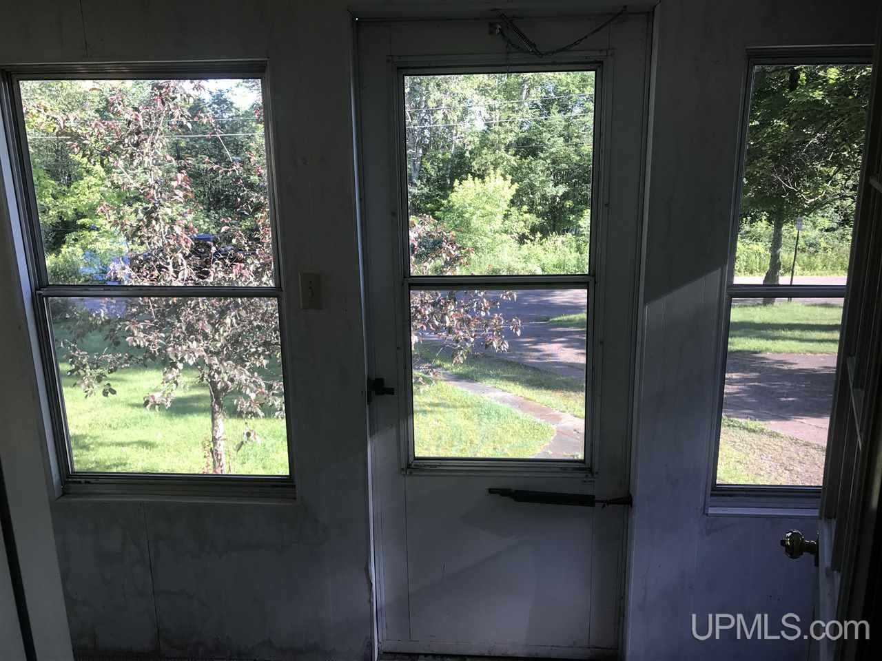 170 Bluff Street Ishpeming, MI 49849 - Photo 2 of 30
