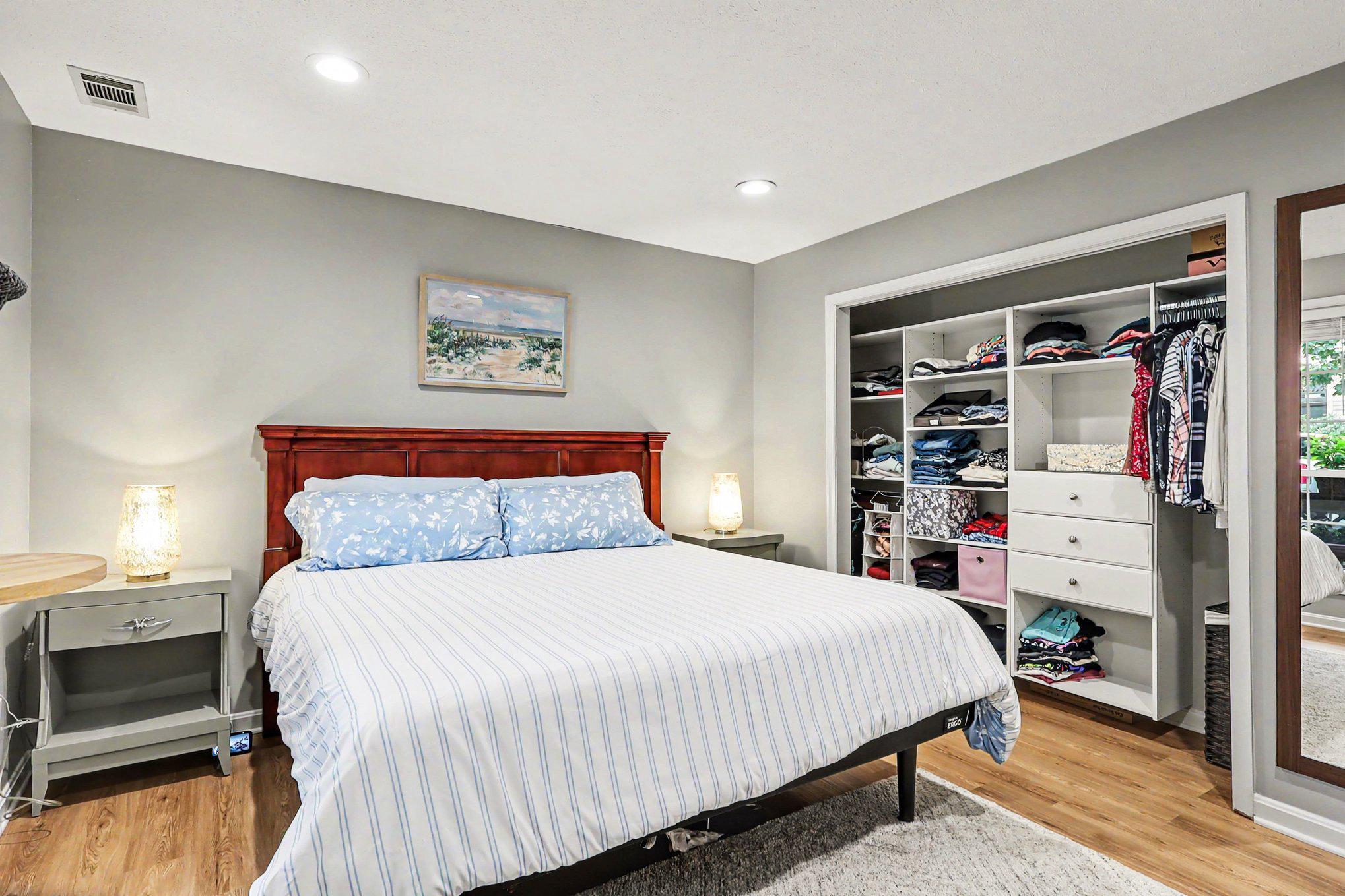 10000 Oakton Terrace Road Oakton, VA 22124 - Photo 19 of 25 Large primary bedroom