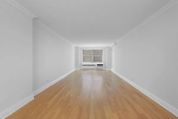 $4,725 | 210 West 89th Street, Unit 6D | Upper West Side