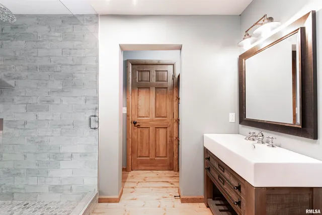 $1,000,000 | 41493 335th Avenue, Griggsville, IL 62340