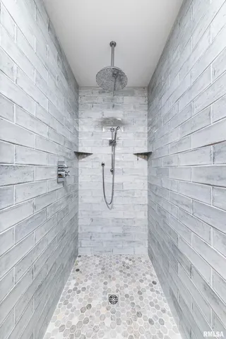 $1,000,000 | 41493 335th Avenue, Griggsville, IL 62340