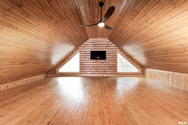 $1,000,000 | 41493 335th Avenue, Griggsville, IL 62340