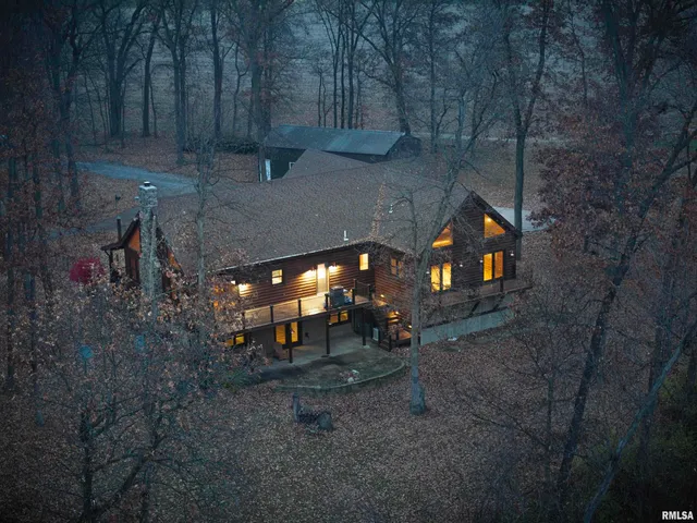 $1,000,000 | 41493 335th Avenue, Griggsville, IL 62340