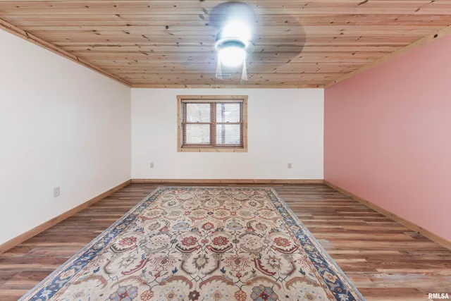 $1,000,000 | 41493 335th Avenue, Griggsville, IL 62340