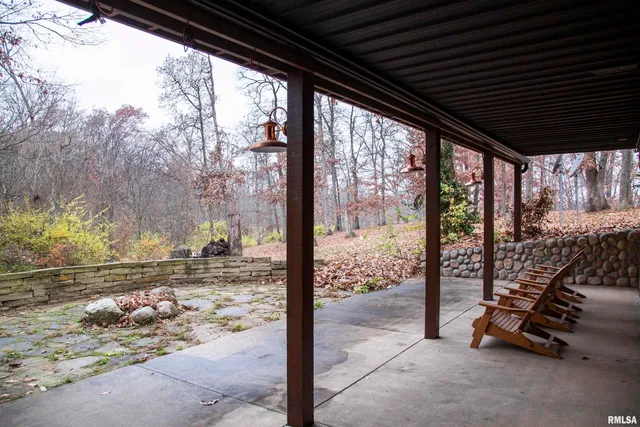 $1,000,000 | 41493 335th Avenue, Griggsville, IL 62340