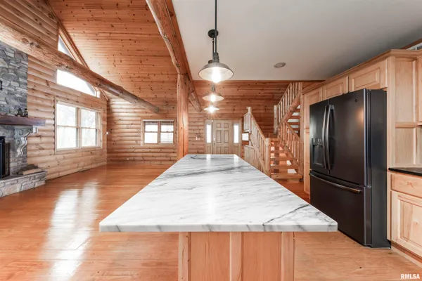 $849,000 | 41493 335th Avenue, Griggsville, IL 62340