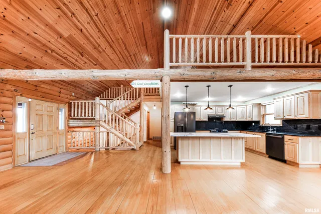 $1,000,000 | 41493 335th Avenue, Griggsville, IL 62340