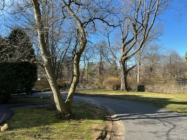$6,500 | 535 North Street, White Plains, NY 10605