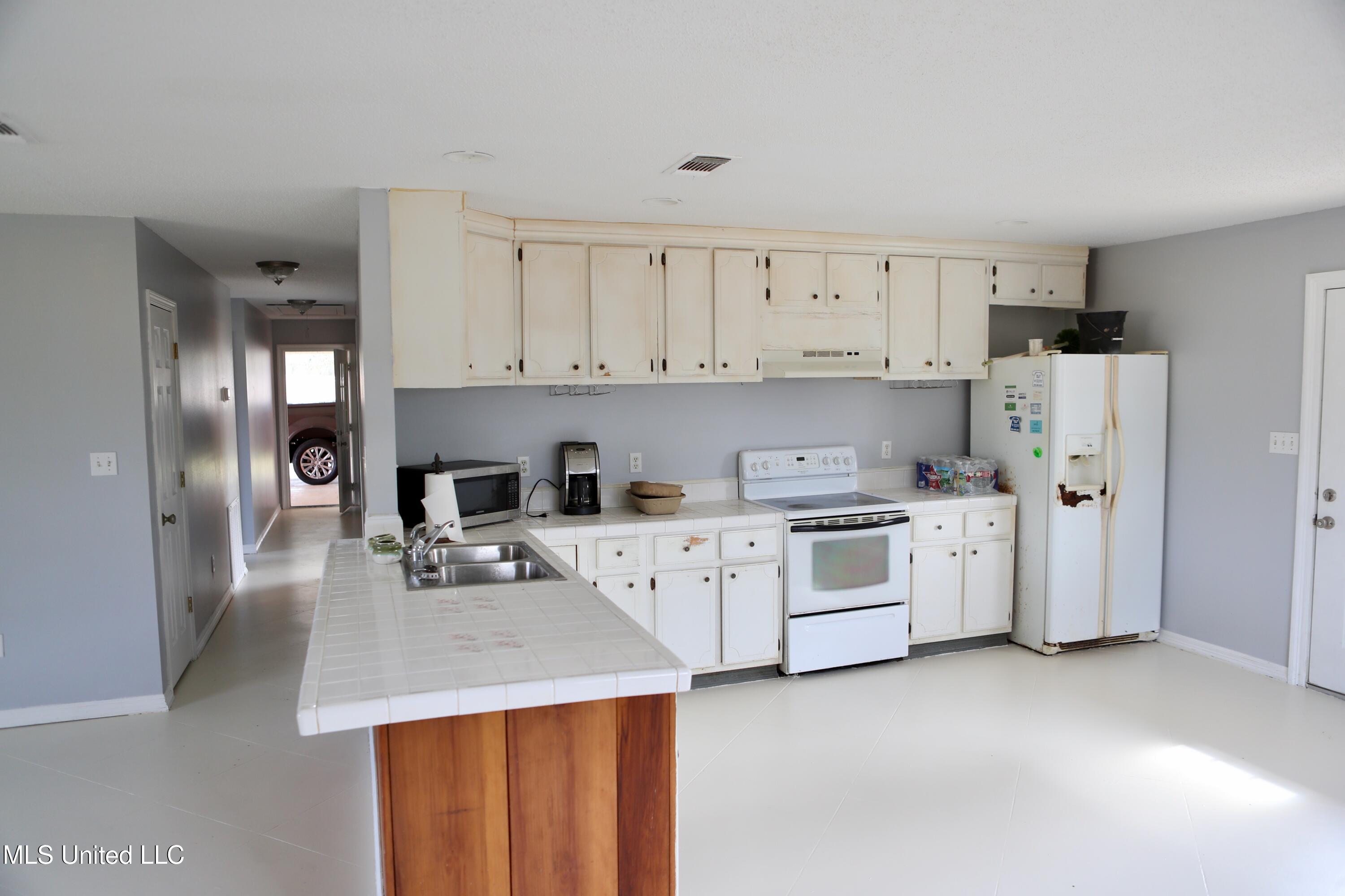 6157 Road 541 Kiln, MS 39556 - Photo 2 of 23 A60I2293