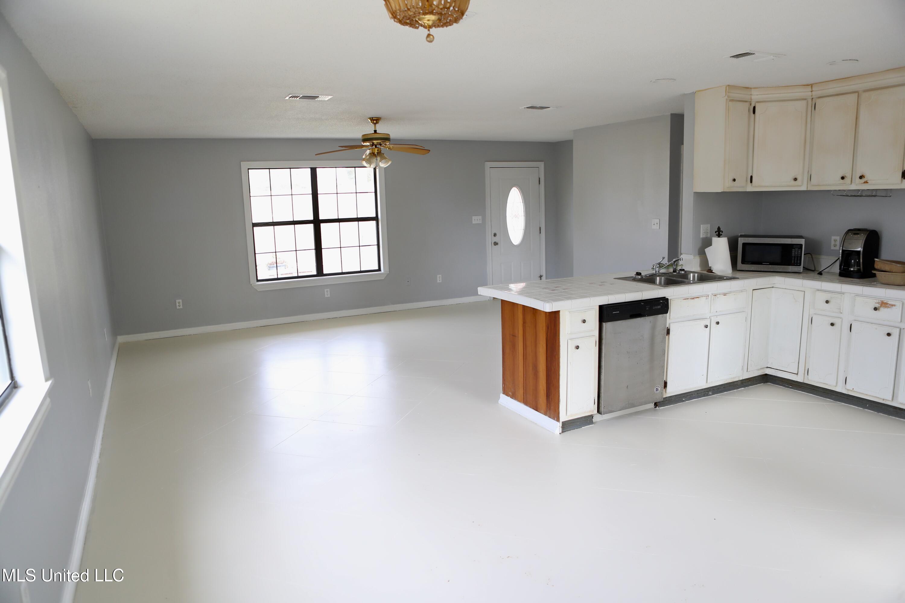 6157 Road 541 Kiln, MS 39556 - Photo 3 of 23 A60I2292