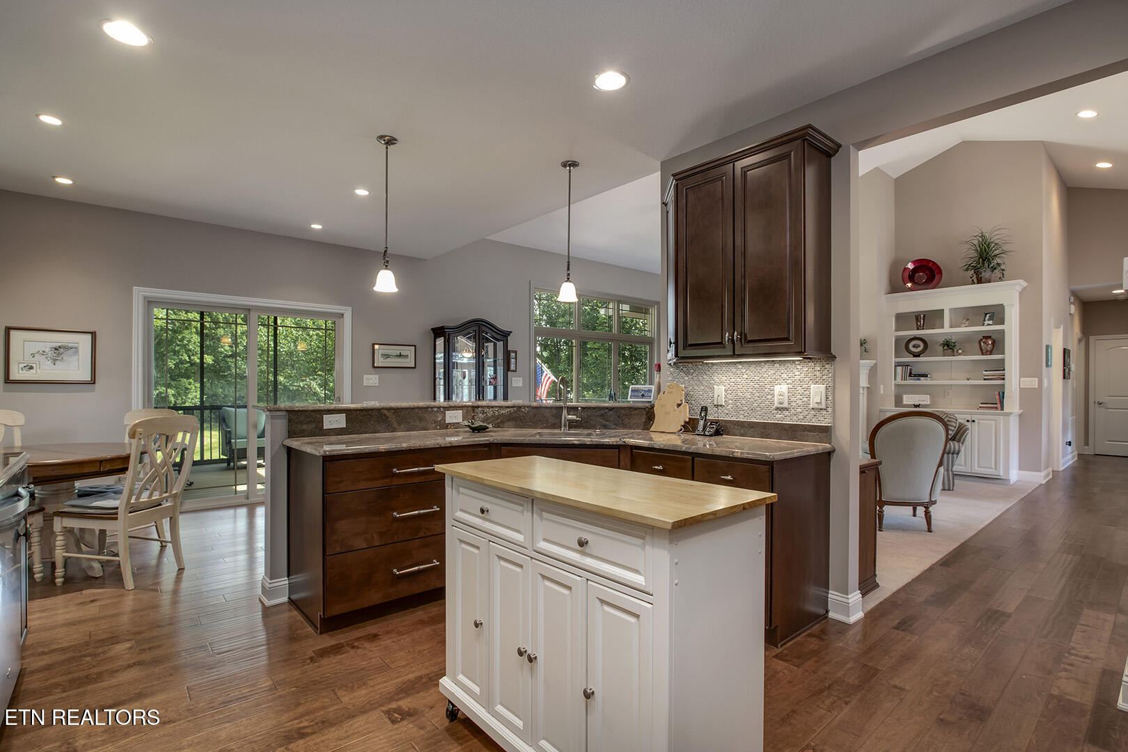 118 Daleyuhski Way Loudon, TN 37774 - Photo 23 of 60 23_118 Daleyuhski Trace_Kitchen05