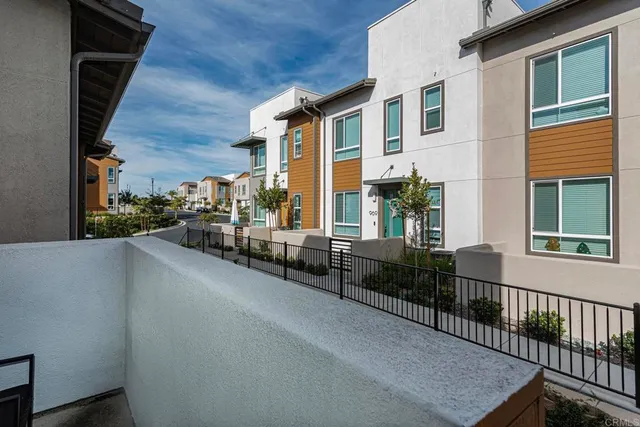 $670,000 | 958 Foxwood Lane, Vista, CA 92081