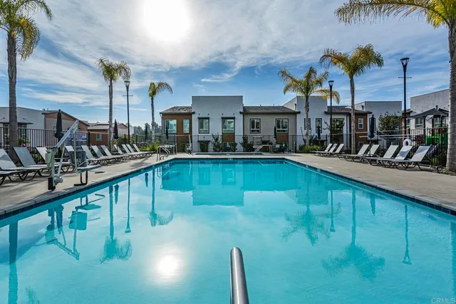 $670,000 | 958 Foxwood Lane, Vista, CA 92081