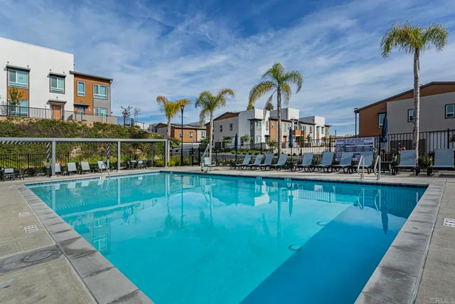 $670,000 | 958 Foxwood Lane, Vista, CA 92081