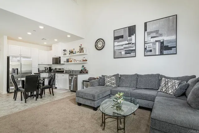 $670,000 | 958 Foxwood Lane, Vista, CA 92081