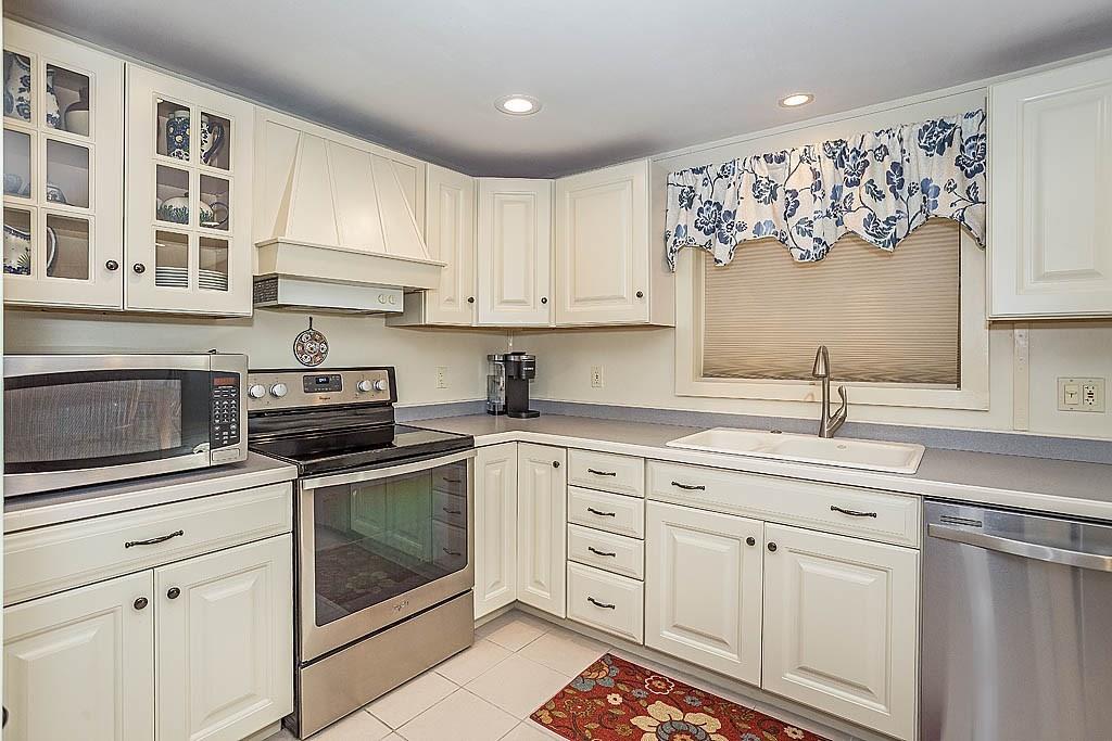 5 Clarissa Road Chelmsford, MA 01824 - Photo 2 of 40