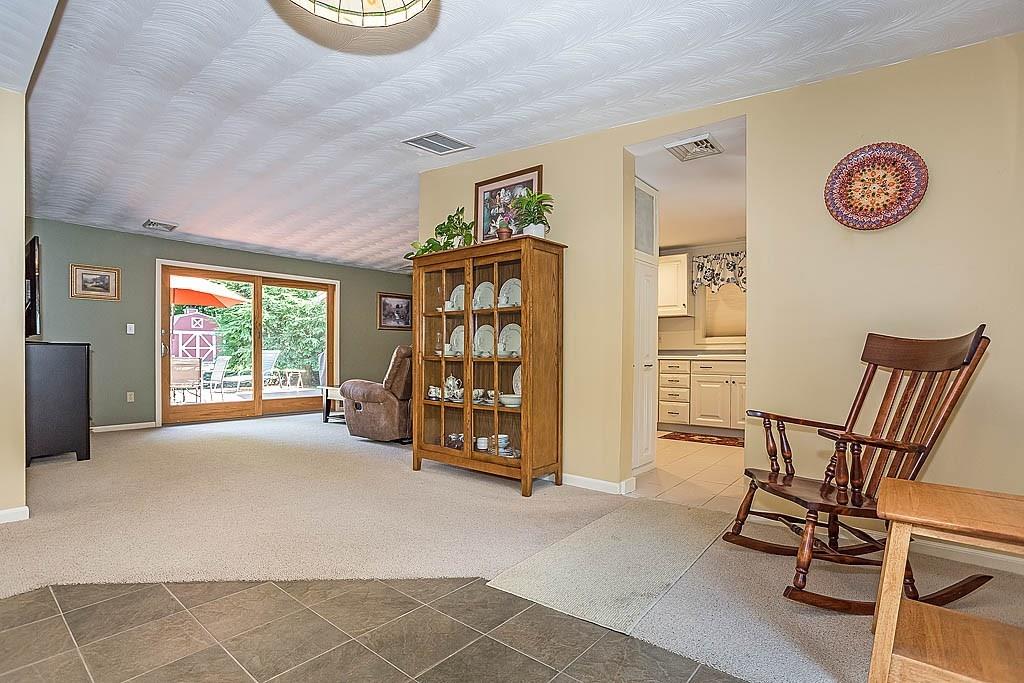5 Clarissa Road Chelmsford, MA 01824 - Photo 9 of 40