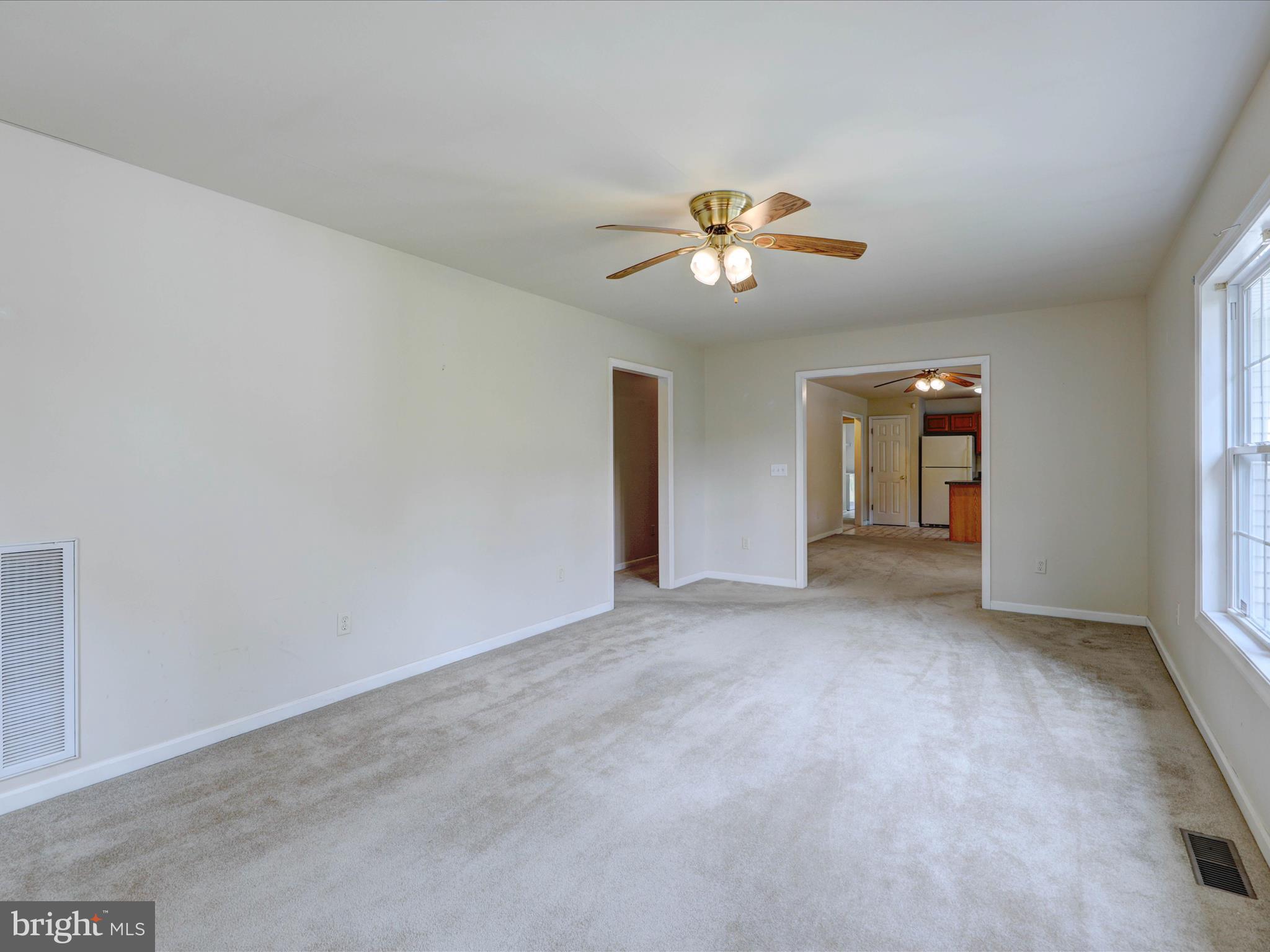 28698 Old Quantico Road Salisbury, MD 21801 - Photo 13 of 37 Living Room