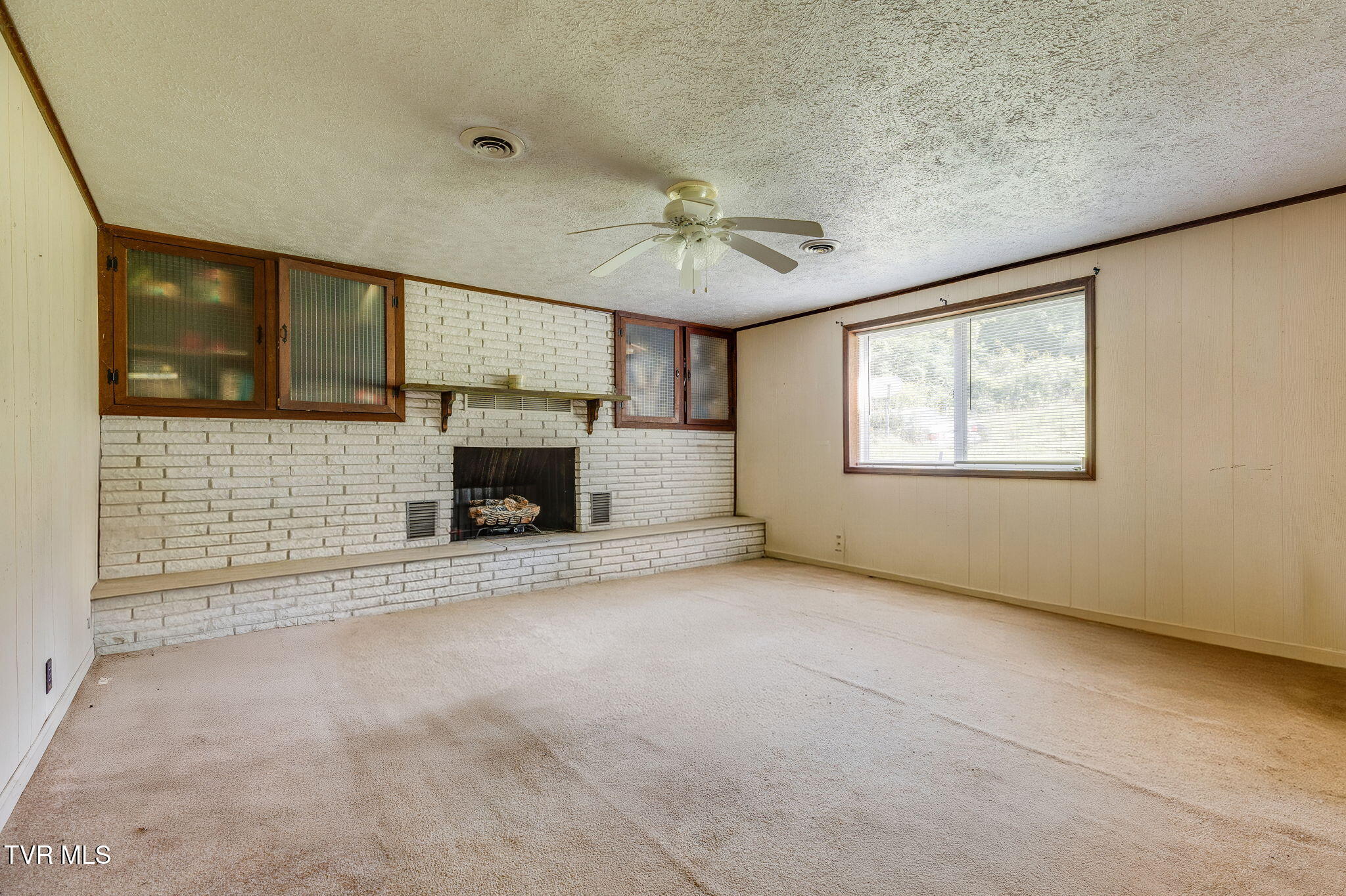 8783 Dante Mountain Road Dante, VA 24237 - Photo 14 of 26 019