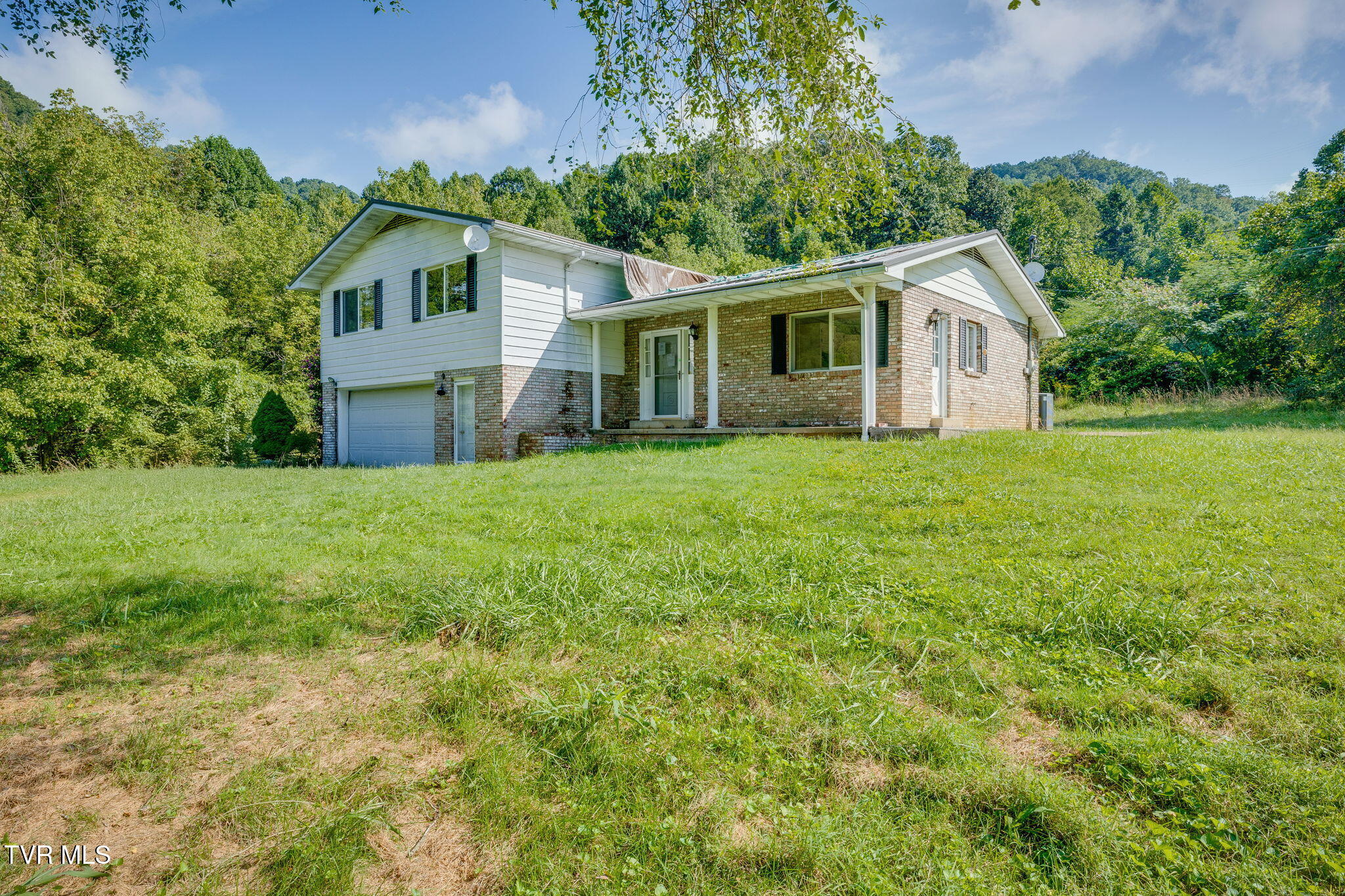 8783 Dante Mountain Road Dante, VA 24237 - Photo 7 of 26 003